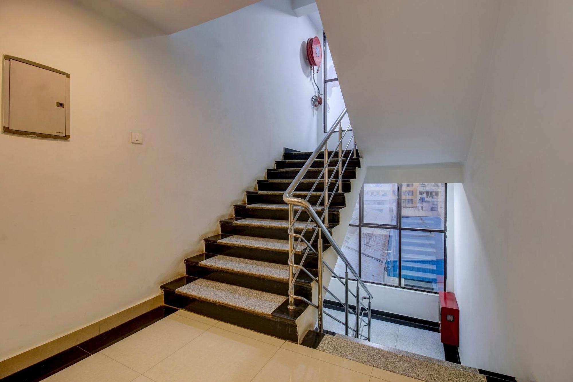Hotel Super Townhouse Oak Lb Nagar Ramoji Hajdarabad Zewnętrze zdjęcie